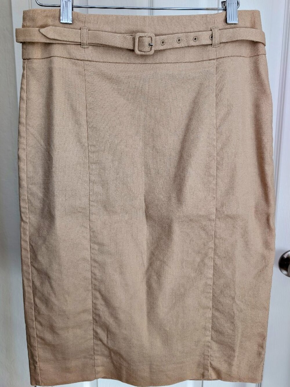 NWOT Ann Taylor Sand Colored Pencil Skirt (Size 2)